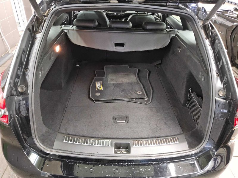 Opel Insignia ST 2.0 D automatik Elegance • Full LED — 11