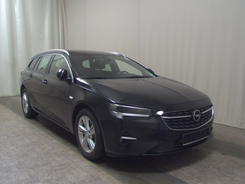 Opel Insignia ST 2.0 D automatik Elegance • Full LED — 3