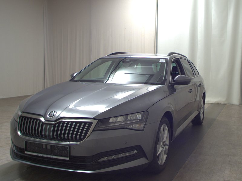Škoda Superb Kombi 2.0 TDI automatik Ambition • AHK • Full LED — 2