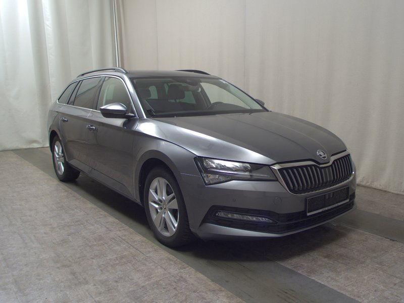 Škoda Superb Kombi 2.0 TDI automatik Ambition • AHK • Full LED — 3
