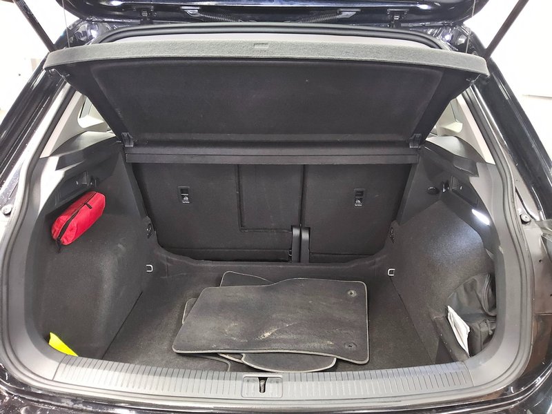 Volkswagen Tiguan 2.0 TDI automatik Life • ACC • Full LED — 11