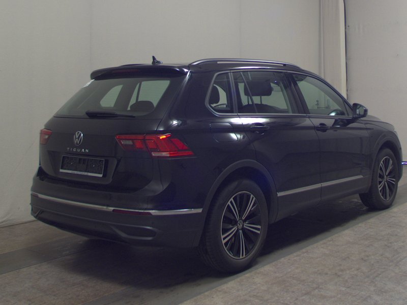 Volkswagen Tiguan 2.0 TDI automatik Life • ACC • Full LED — 4
