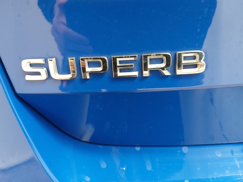 Škoda Superb Combi 1.4 TSI iV L&K automatik • električna peta vrata • Full LED — 16
