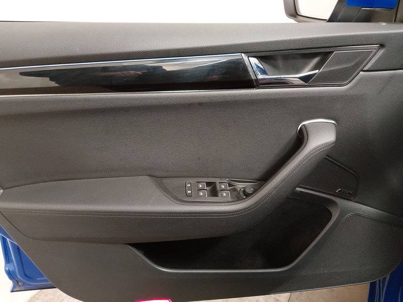 Škoda Superb Combi 1.4 TSI iV L&K automatik • električna peta vrata • Full LED — 5