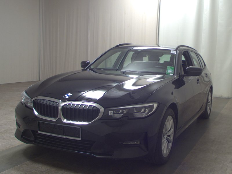BMW 320d Touring automatik Advantage • ACC • LED — 2