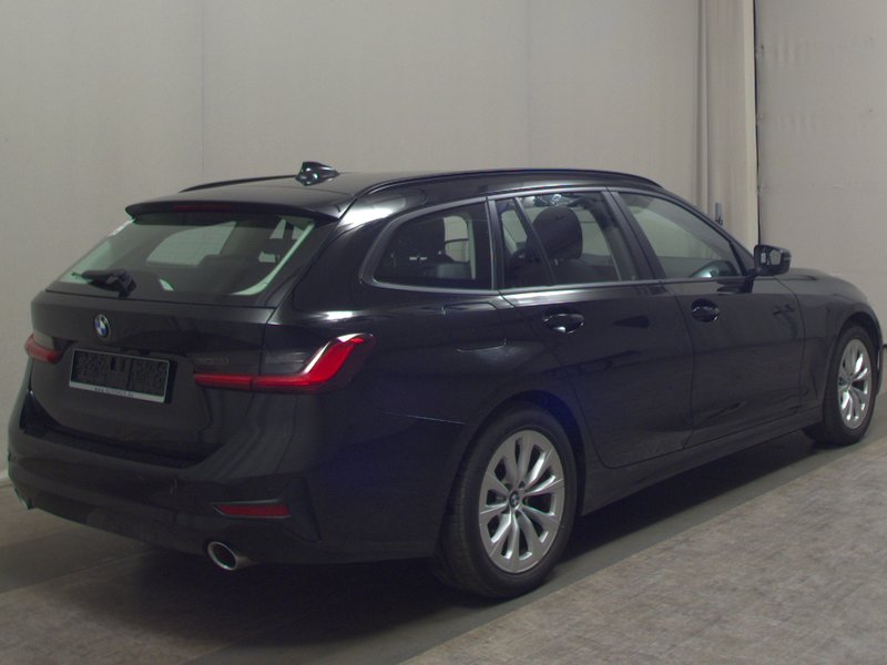 BMW 320d Touring automatik Advantage • ACC • LED — 4