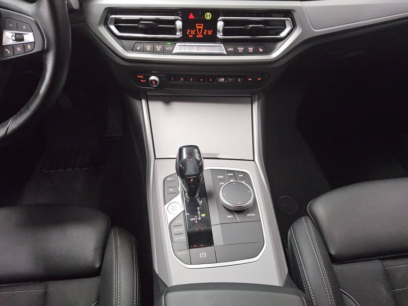 BMW 320d Touring automatik Advantage • ACC • LED — 6
