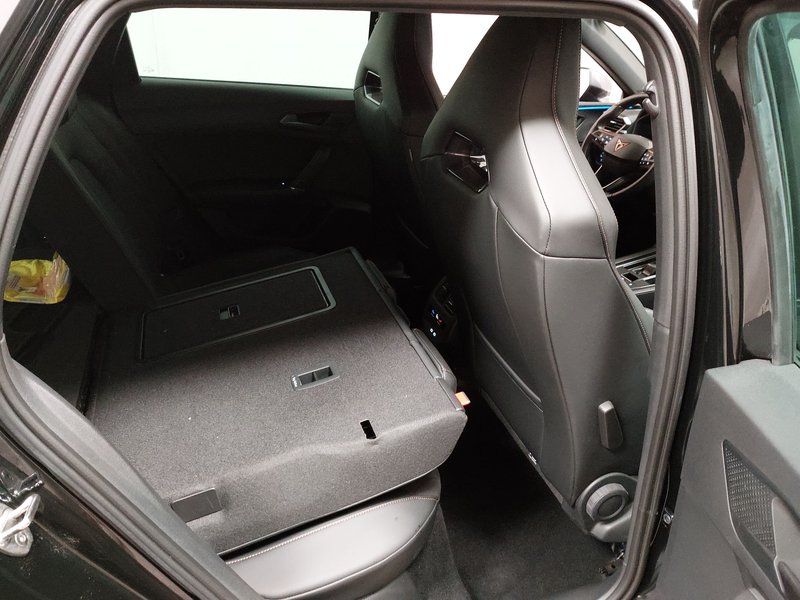 CUPRA Leon Sportstourer 1.4 e-Hybrid automatik VZ • Full LED • ACC — 11