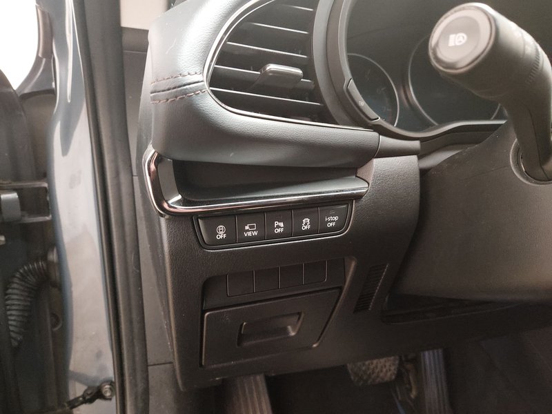 Mazda 3 Selection HuD RFK Shz ACC automatik • HUD • ACC — 7