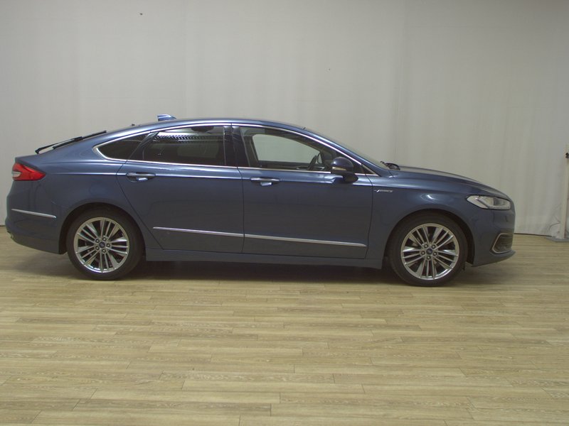 Ford Mondeo 2.0 EcoBlue automatik • LED • koža