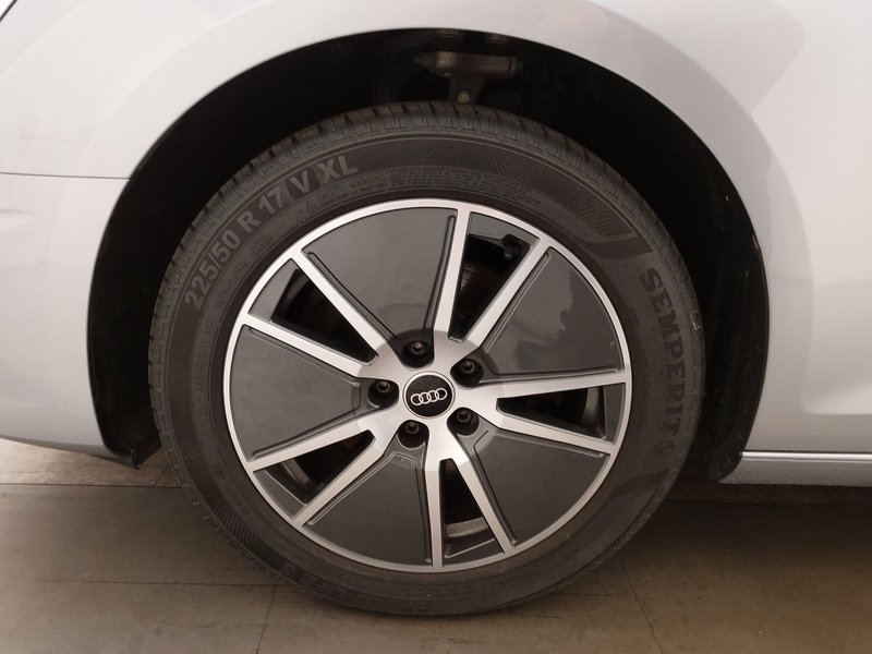 Audi A4 Avant 35 TDI automatik • AHK • el. peta vrata — 8