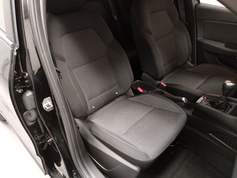 Renault Clio 1.0 • Full LED — 10