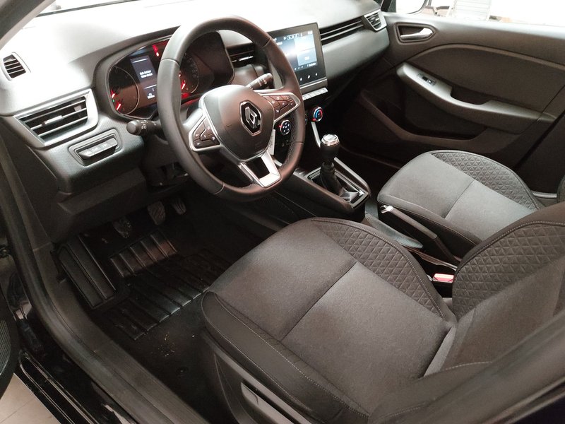 Renault Clio 1.0 • Full LED — 6