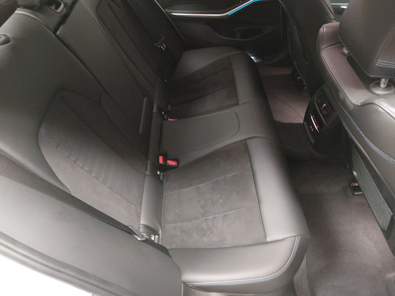 BMW 330e M Sport automatik — 12