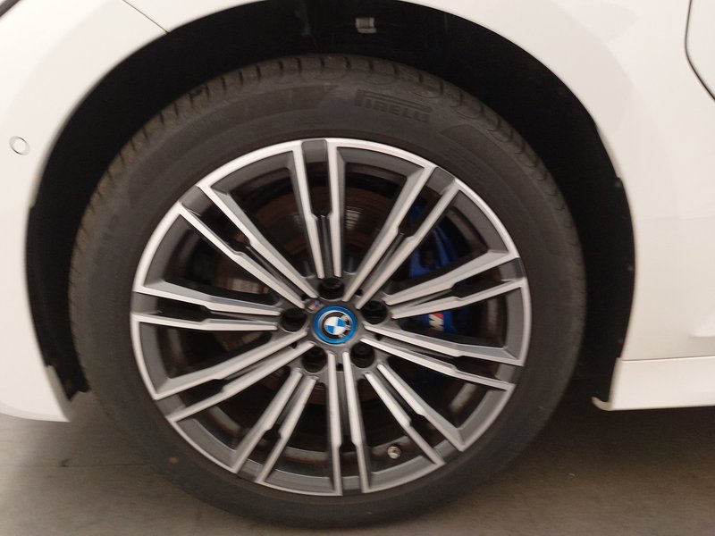 BMW 330e M Sport automatik — 8