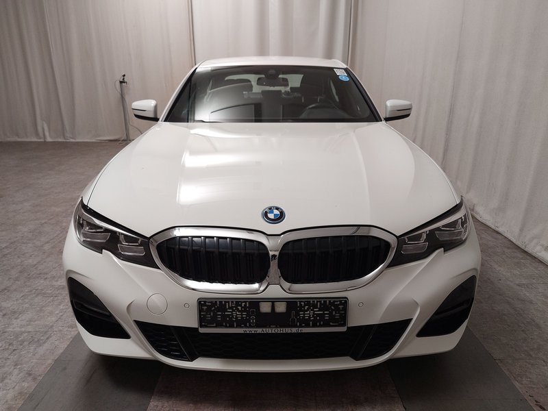 BMW 330e M Sport automatik — 9