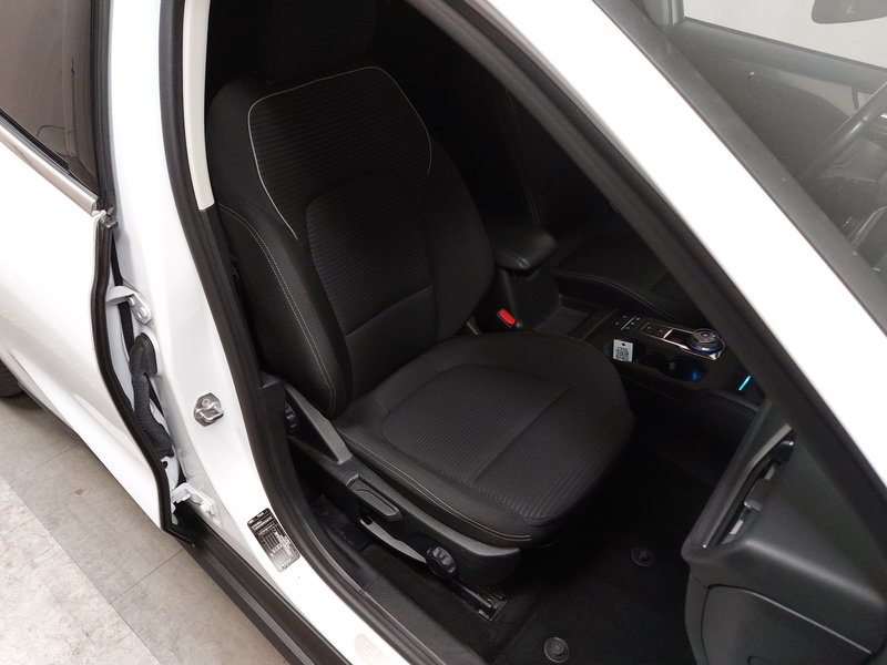 Ford Focus Turnier 2.0 EcoBlue Titanium automatik • ACC • AHK — 10