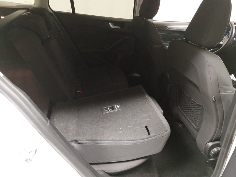 Ford Focus Turnier 2.0 EcoBlue Titanium automatik • ACC • AHK — 11