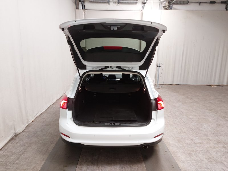 Ford Focus Turnier 2.0 EcoBlue Titanium automatik • ACC • AHK — 16