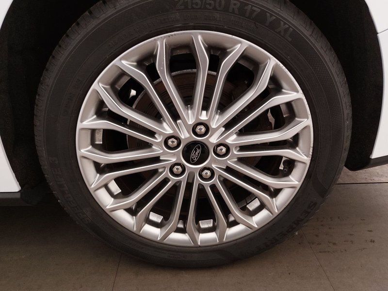 Ford Focus Turnier 2.0 EcoBlue Titanium automatik • ACC • AHK — 8