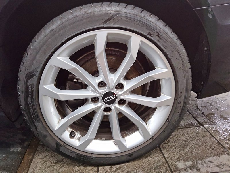 Audi A4 35 TDI automatik advanced • Full LED • navigacija — 10