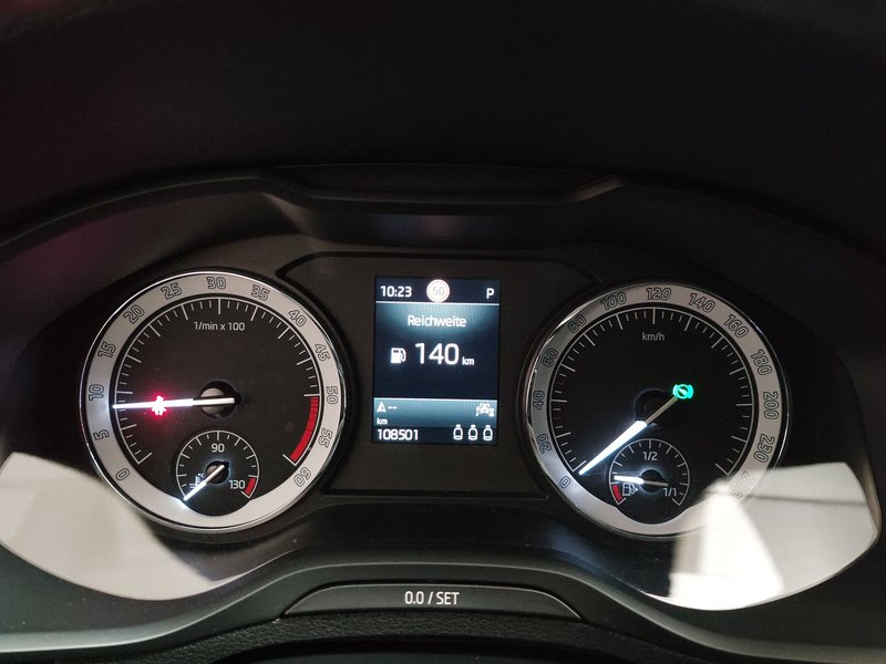 Škoda Karoq 2.0 TDI Clever automatik • ACC • kuka za vuču — 21
