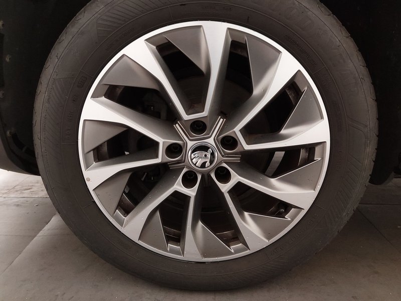Škoda Karoq 2.0 TDI Clever automatik • ACC • kuka za vuču — 8