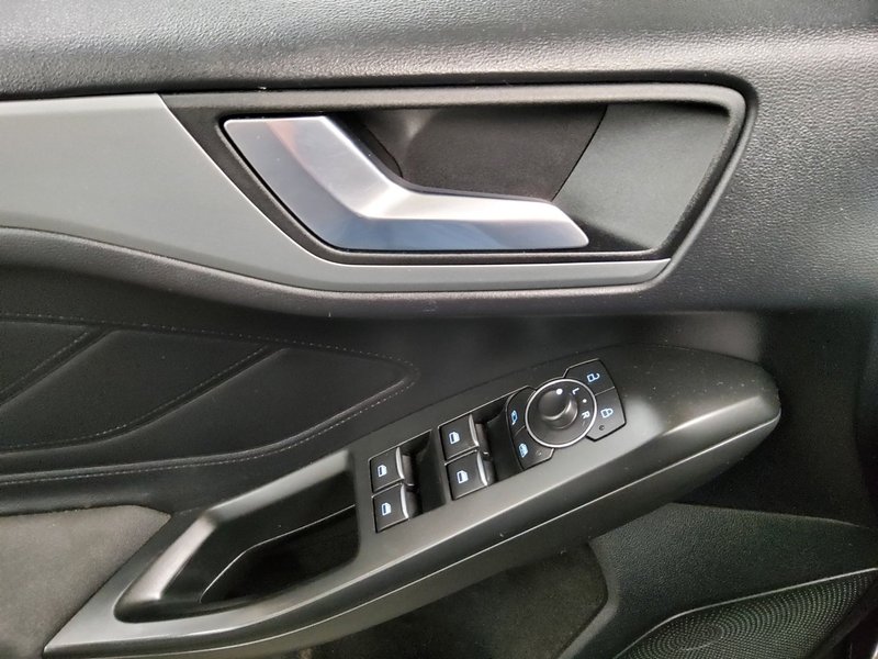 Ford Focus Turnier 1.5 EcoBlue automatik Cool&Connect • ACC • Full LED — 9