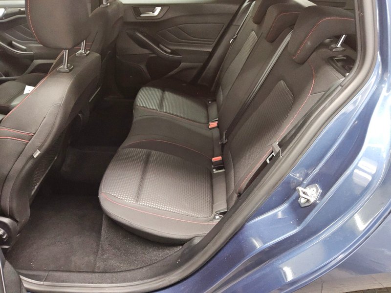 Ford Focus Turnier 1.5 EcoBlue ST-Line automatik • LED — 13
