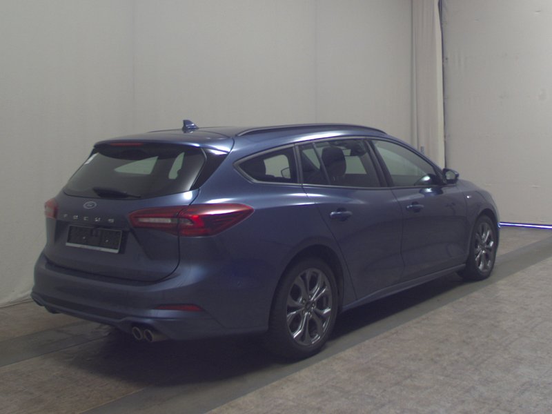 Ford Focus Turnier 1.5 EcoBlue ST-Line automatik • LED — 4
