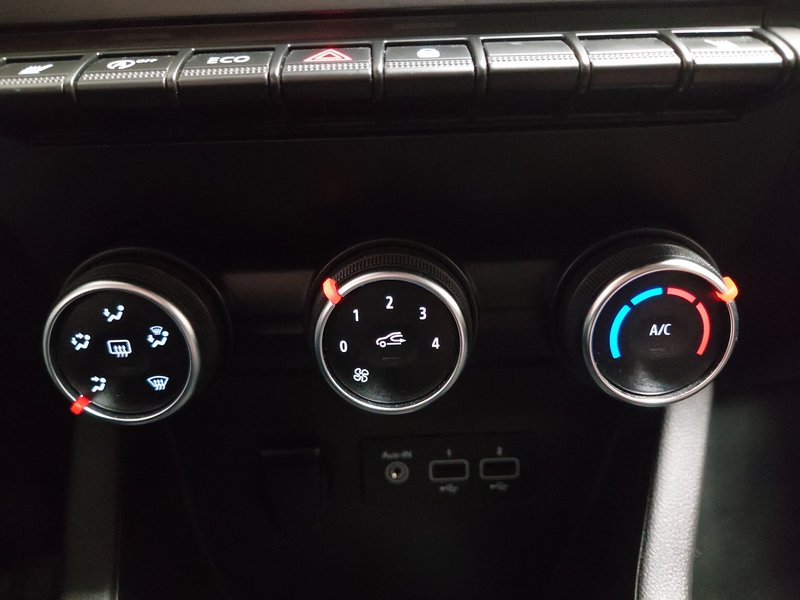 Renault Clio TCe • LED • navigacija — 17