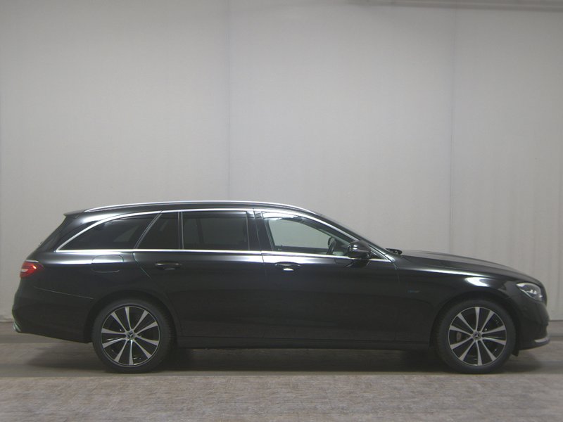 Mercedes-Benz E 300 de karavan automatik Avantgarde • panorama • LED