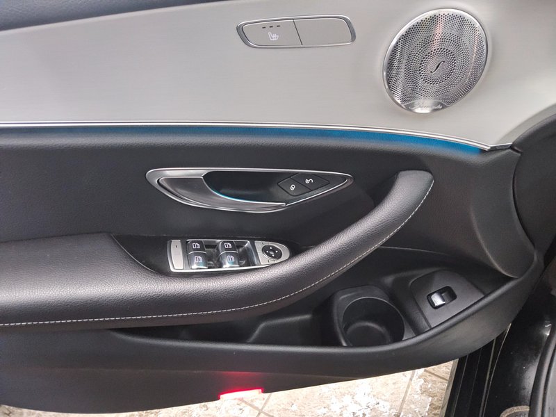 Mercedes-Benz E 300 de karavan automatik Avantgarde • panorama • LED — 10