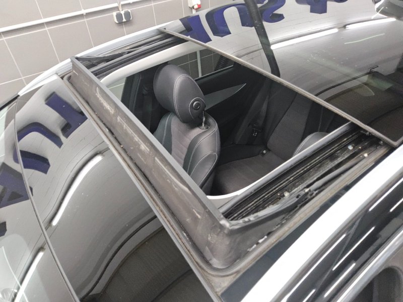 Mercedes-Benz E 300 de karavan automatik Avantgarde • panorama • LED — 13