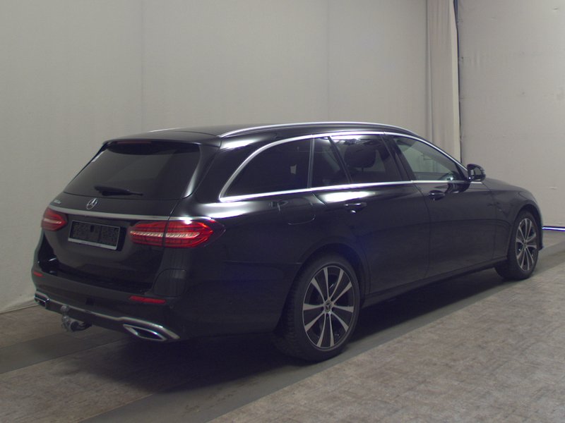 Mercedes-Benz E 300 de karavan automatik Avantgarde • panorama • LED — 4