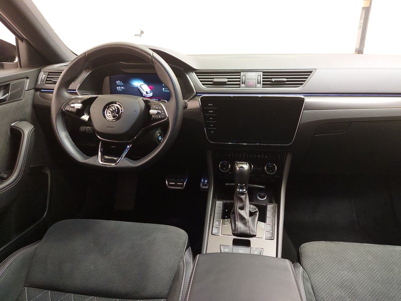 Škoda Superb Combi 2.0 TDI SportLine automatik • ACC • LED — 19