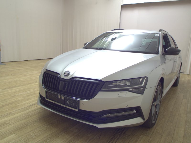 Škoda Superb Combi 2.0 TDI SportLine automatik • ACC • LED — 2