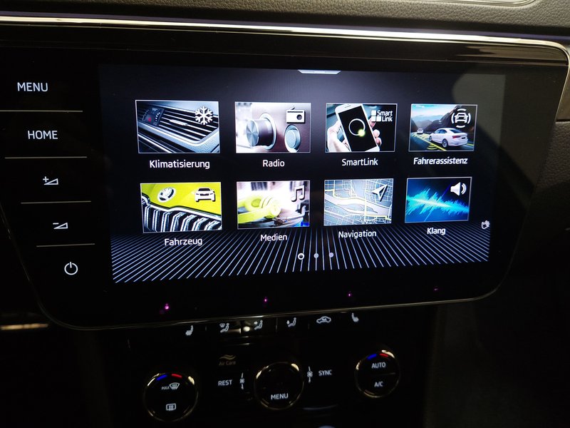 Škoda Superb Combi 2.0 TDI SportLine automatik • ACC • LED — 21