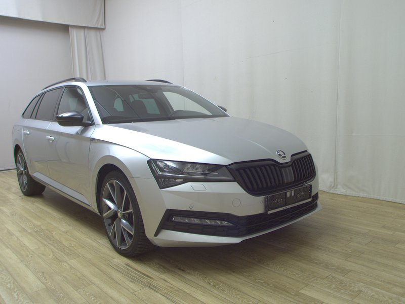 Škoda Superb Combi 2.0 TDI SportLine automatik • ACC • LED — 3