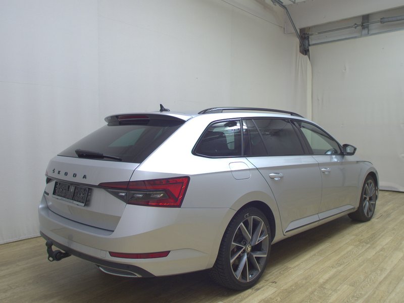 Škoda Superb Combi 2.0 TDI SportLine automatik • ACC • LED — 4
