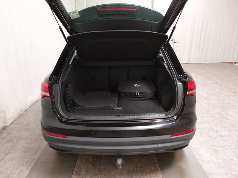 Audi Q3 45 TFSI e automatik • ACC • LED — 15