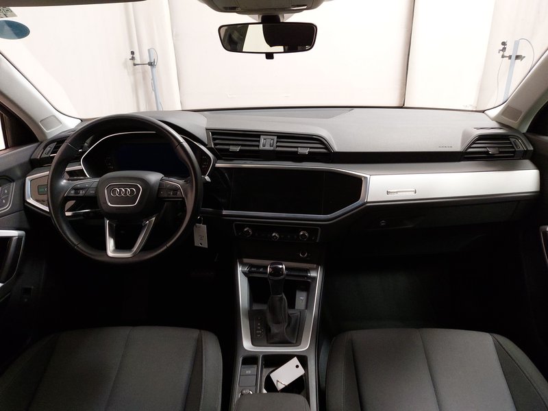 Audi Q3 45 TFSI e automatik • ACC • LED — 16