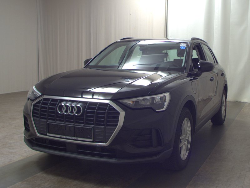 Audi Q3 45 TFSI e automatik • ACC • LED — 2