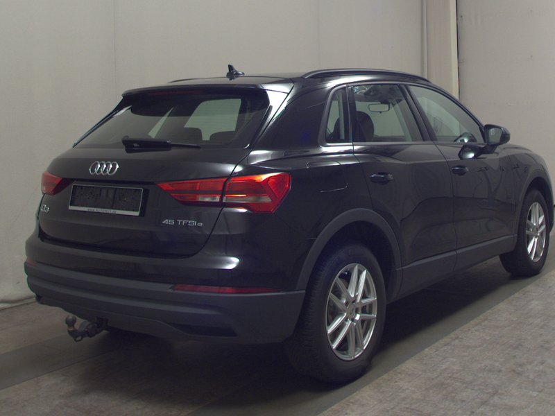 Audi Q3 45 TFSI e automatik • ACC • LED — 4
