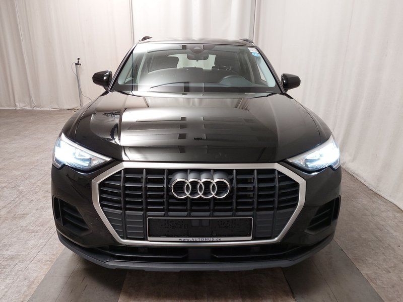 Audi Q3 45 TFSI e automatik • ACC • LED — 9
