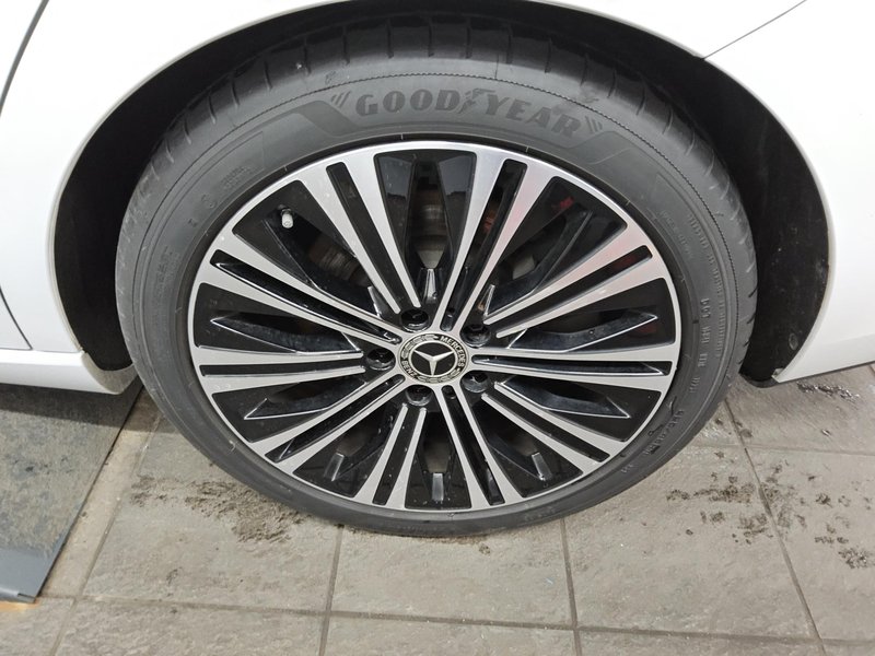 Mercedes-Benz CLA 220 d Shooting Brake automatik Progressive • panorama — 11