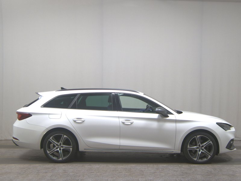 SEAT Leon Sportstourer 2.0 TDI FR-Line automatik • ACC • LED