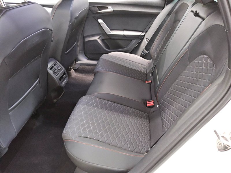 SEAT Leon Sportstourer 2.0 TDI FR-Line automatik • ACC • LED — 13