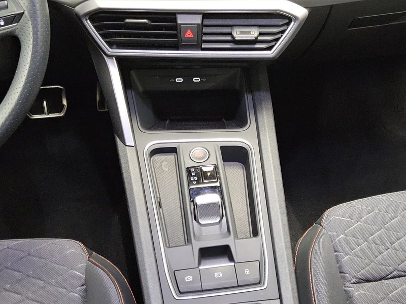 SEAT Leon Sportstourer 2.0 TDI FR-Line automatik • ACC • LED — 6