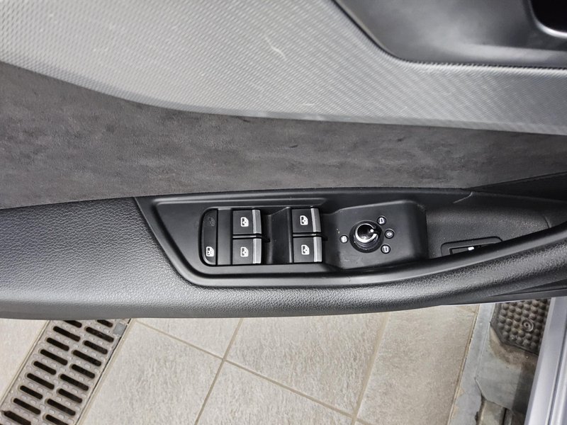 Audi A4 Avant 40 TDI automatik S line • panorama • HUD — 9